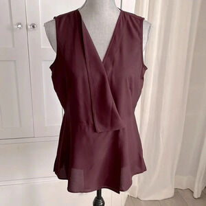 DKNY NWOT Burgundy Lapel Peplum Sleeveless Camilsole Blouse Gold Button, Size M
